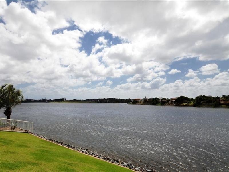 6 Massachusetts Court, Varsity Lakes QLD 4227