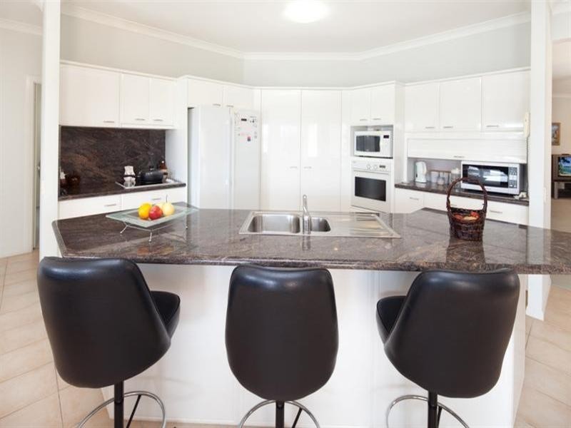 6 Massachusetts Court, Varsity Lakes QLD 4227