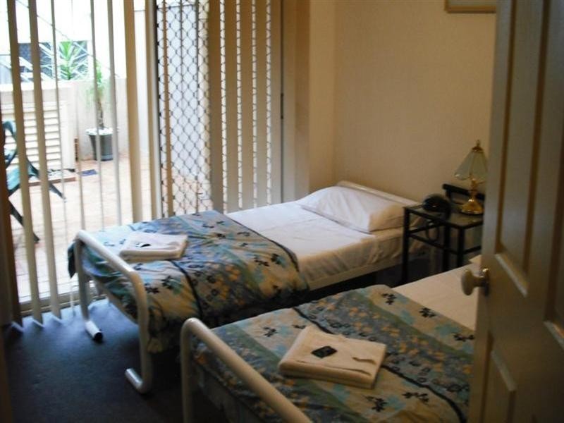 4 Surfers Riverside Apartments.  41 Peninsular Drive, Surfers Paradise QLD 4217