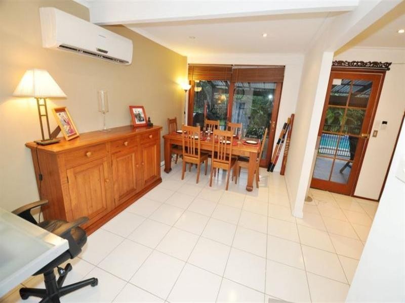 18 Grevillia Avenue, Southport QLD 4215