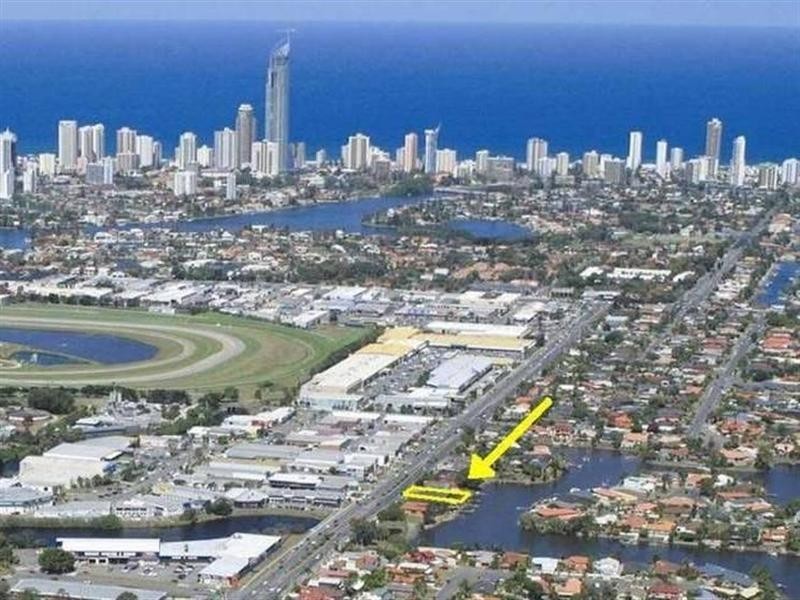 102 Ashmore Road, Bundall QLD 4217