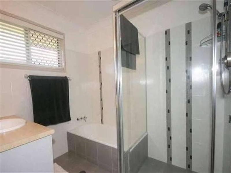 102 Ashmore Road, Bundall QLD 4217