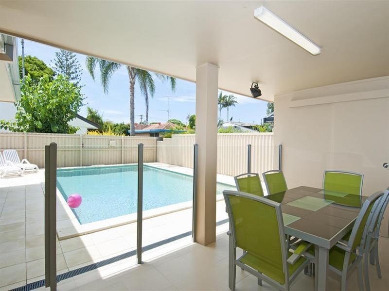 15 Tiwi Street, Sorrento QLD 4217