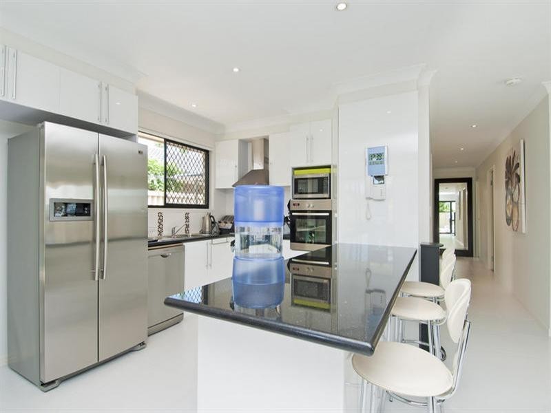 15 Tiwi Street, Sorrento QLD 4217