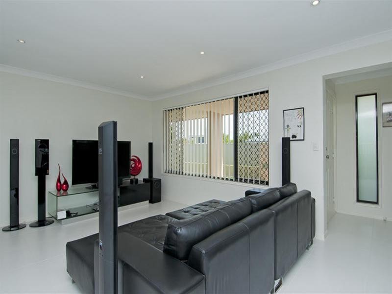 15 Tiwi Street, Sorrento QLD 4217