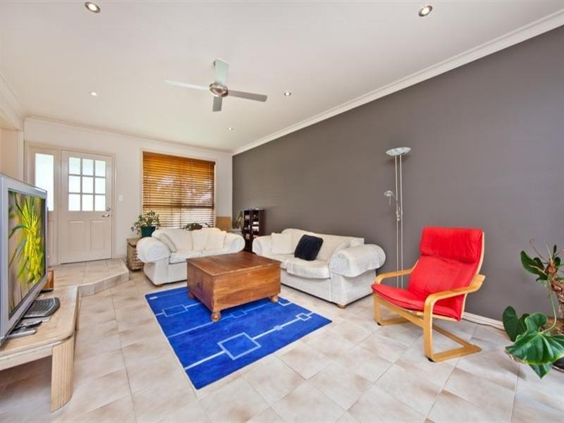 2 Oak Street, Nerang QLD 4211