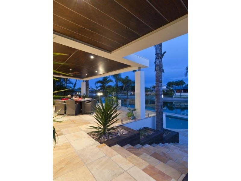 28 Tosti Street, Sorrento QLD 4217