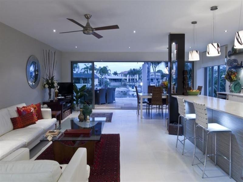 28 Tosti Street, Sorrento QLD 4217
