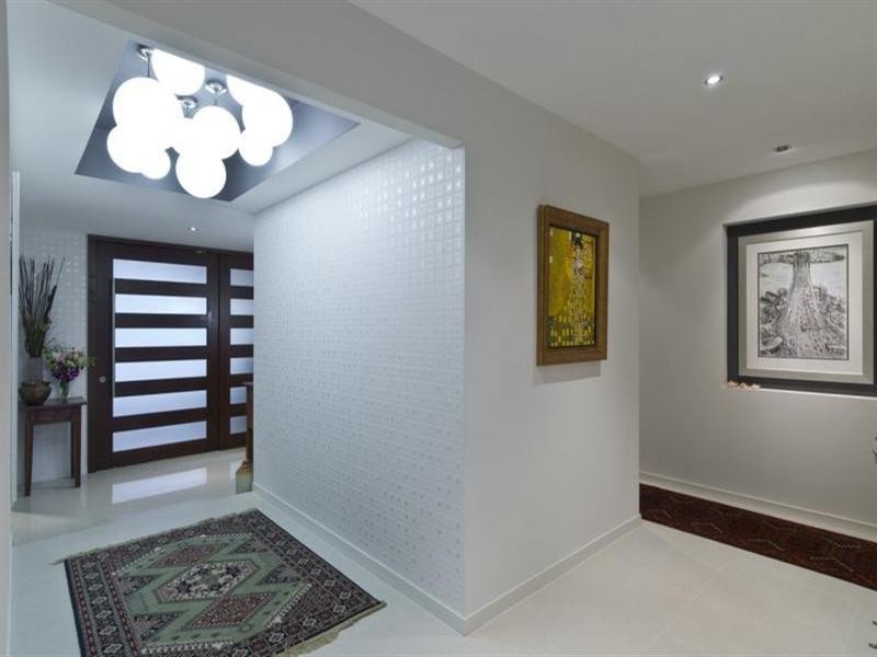28 Tosti Street, Sorrento QLD 4217