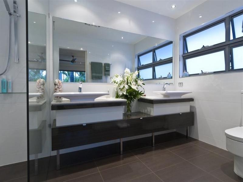 28 Tosti Street, Sorrento QLD 4217