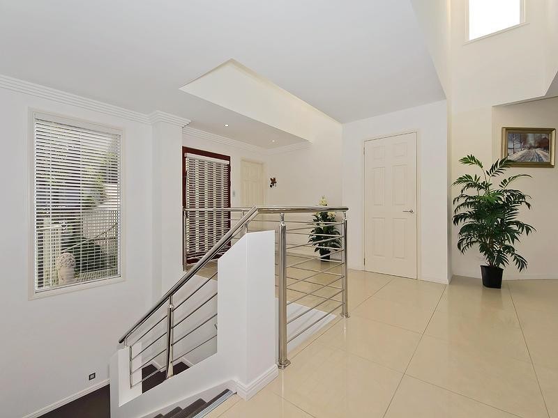 20 Tara Terrace, Carrara QLD 4211