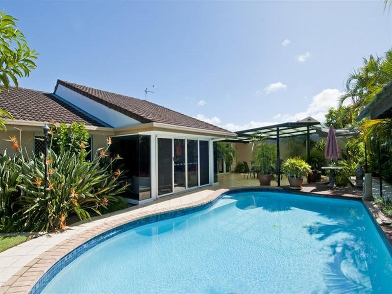 11 Pinaroo Crescent, Ashmore QLD 4214