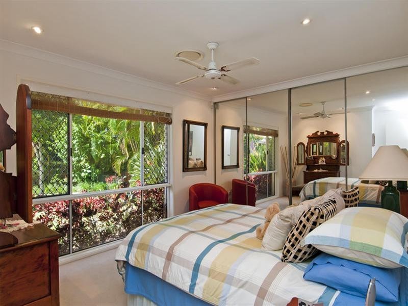 11 Pinaroo Crescent, Ashmore QLD 4214