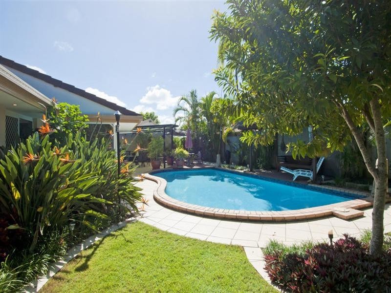 11 Pinaroo Crescent, Ashmore QLD 4214
