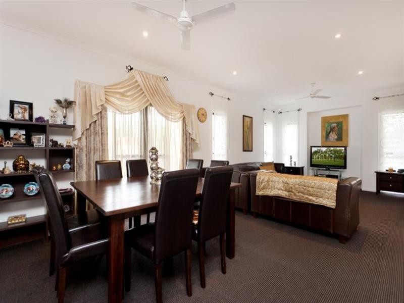 9 Hellman Street, Molendinar QLD 4214