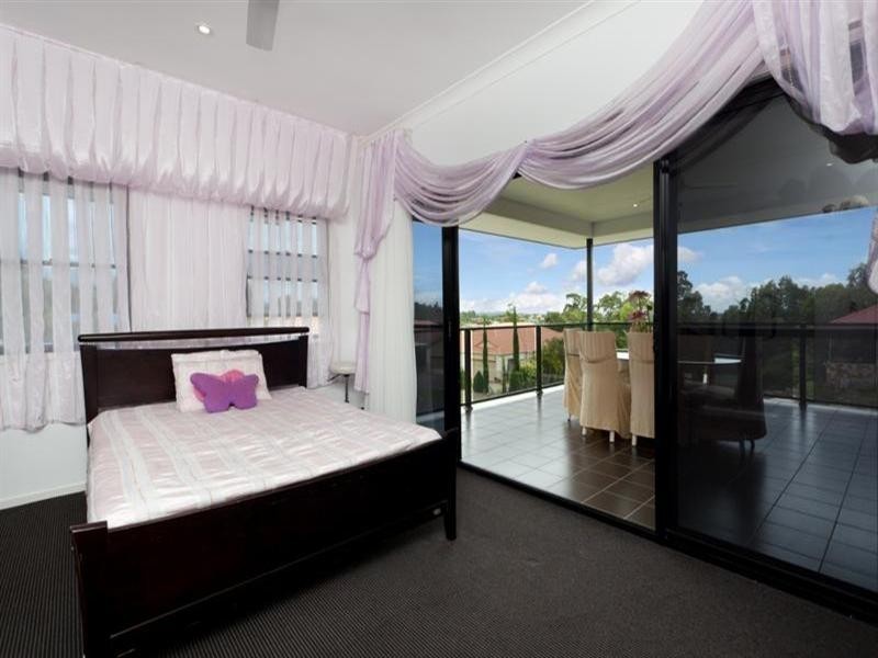 9 Hellman Street, Molendinar QLD 4214