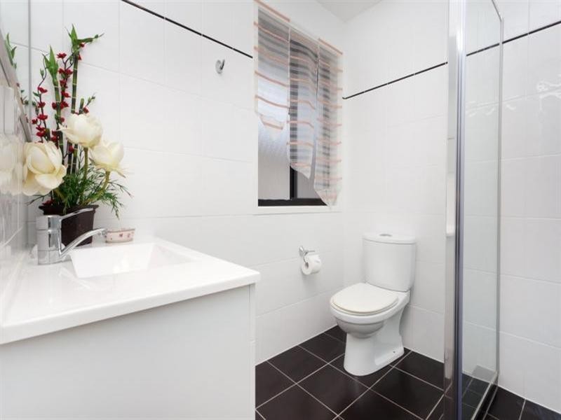 9 Hellman Street, Molendinar QLD 4214