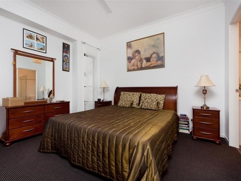 9 Hellman Street, Molendinar QLD 4214