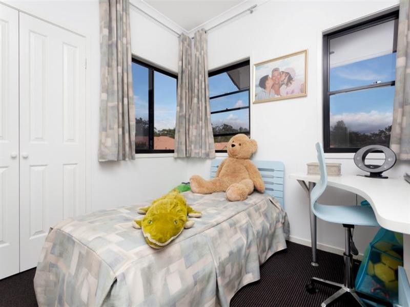 9 Hellman Street, Molendinar QLD 4214