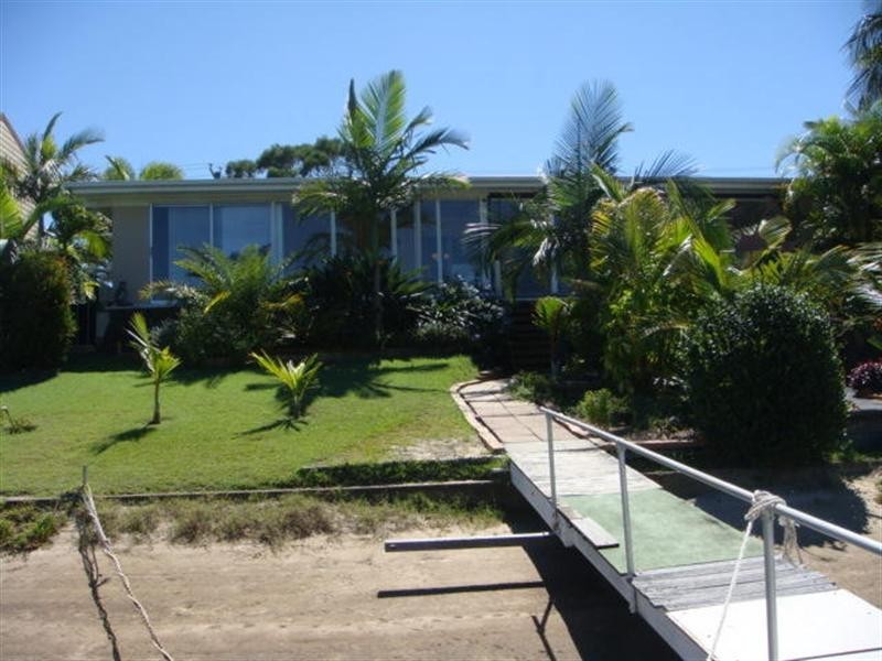 100 Salerno Street, Isle Of Capri QLD 4217