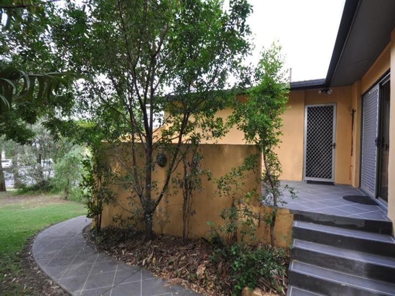 56 Kindra Avenue, Southport QLD 4215