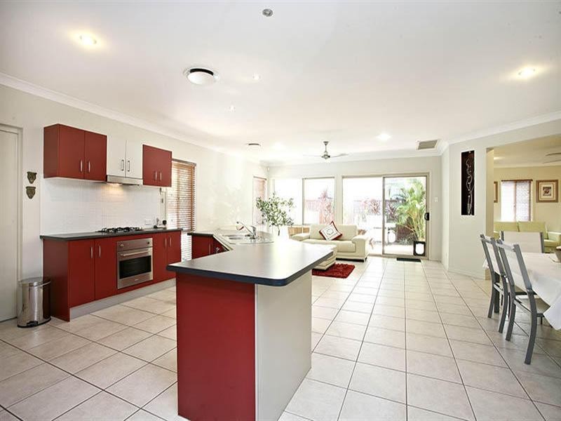 10 Whitewood Place, Molendinar QLD 4214