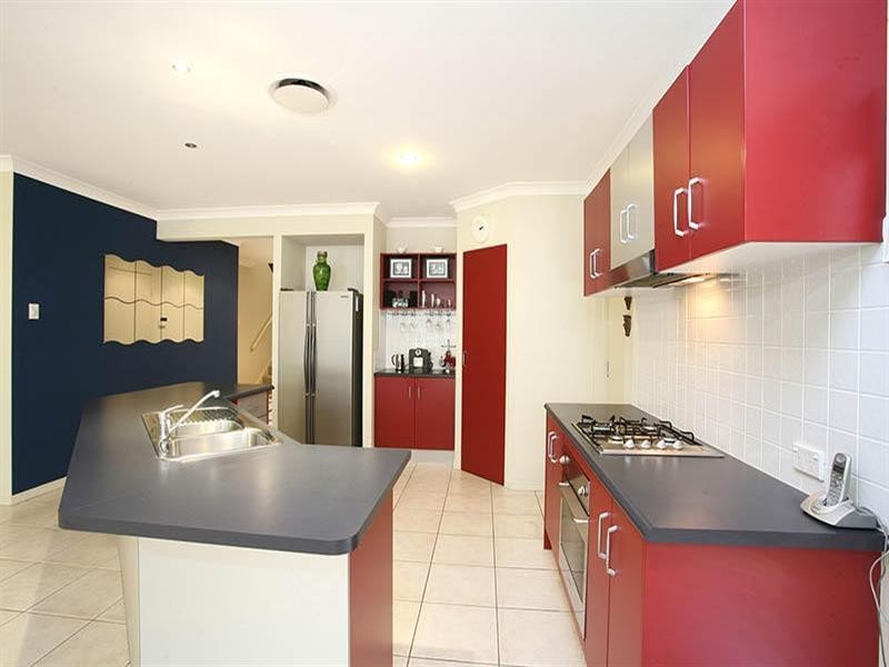 10 Whitewood Place, Molendinar QLD 4214