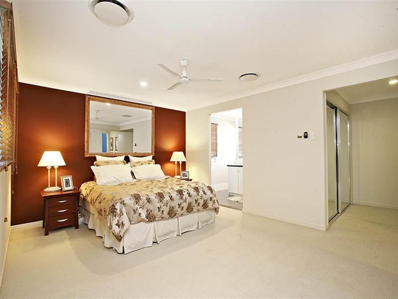 10 Whitewood Place, Molendinar QLD 4214