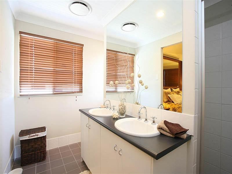 10 Whitewood Place, Molendinar QLD 4214