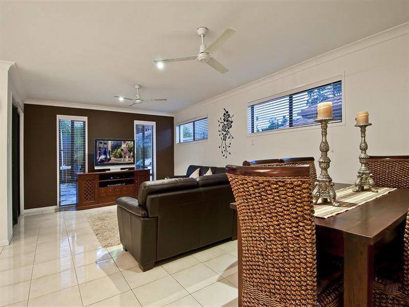 27 Rushcutter Avenue, Oxenford QLD 4210