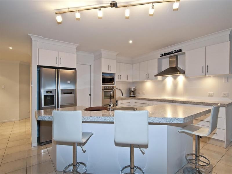 27 Rushcutter Avenue, Oxenford QLD 4210