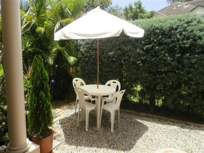 3 Surfers Links.  5 Bronberg Court, Southport QLD 4215