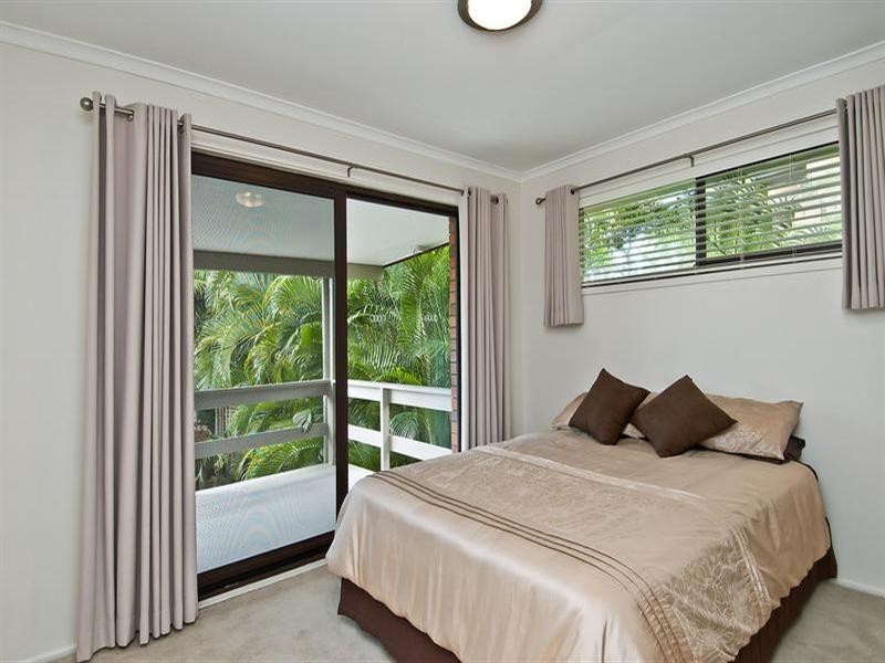 21 Hillview Parade, Ashmore QLD 4214