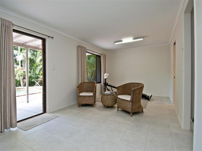 21 Hillview Parade, Ashmore QLD 4214