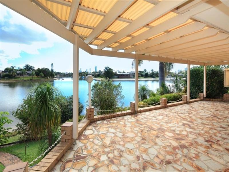 62 Waitomo Street, Broadbeach Waters QLD 4218