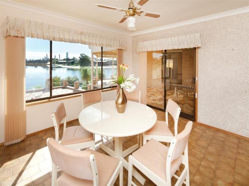 62 Waitomo Street, Broadbeach Waters QLD 4218