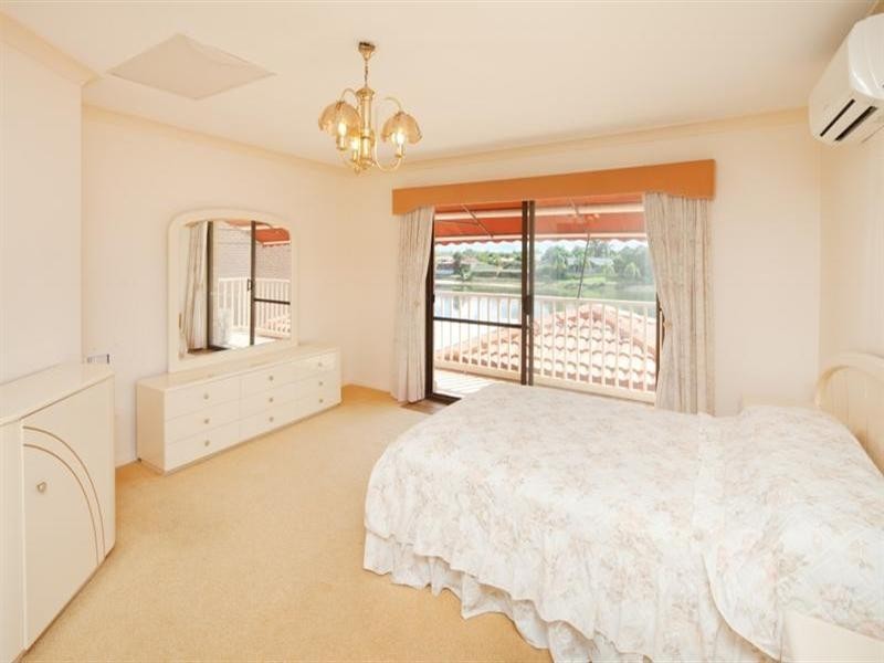 62 Waitomo Street, Broadbeach Waters QLD 4218