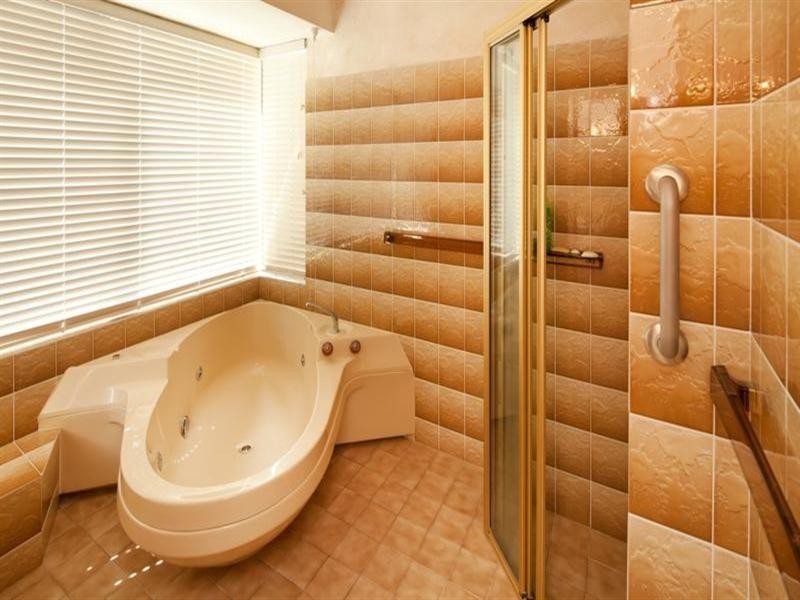 62 Waitomo Street, Broadbeach Waters QLD 4218