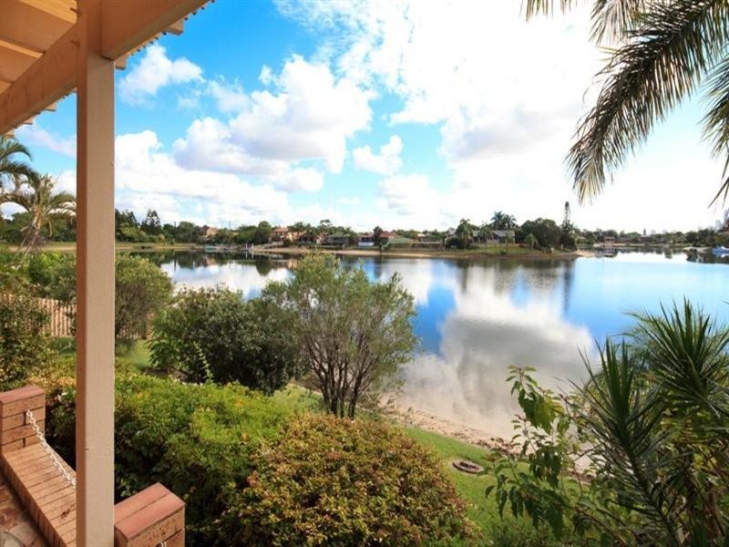 62 Waitomo Street, Broadbeach Waters QLD 4218