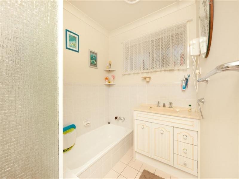 172 Heeb Street, Benowa QLD 4217