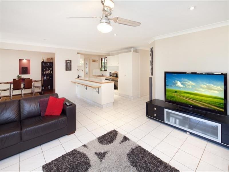 40 Lambros Drive, Benowa QLD 4217