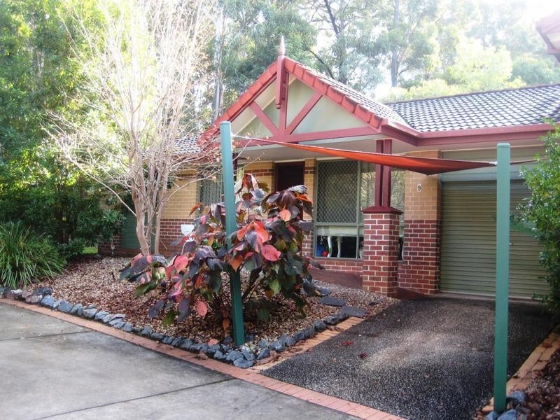 9 Bishops Landing.  18 Batchworth Road, Molendinar QLD 4214