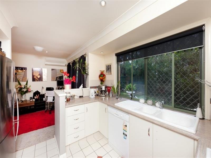 9 Bishops Landing.  18 Batchworth Road, Molendinar QLD 4214