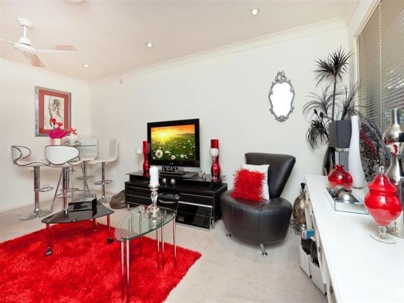 9 Bishops Landing.  18 Batchworth Road, Molendinar QLD 4214