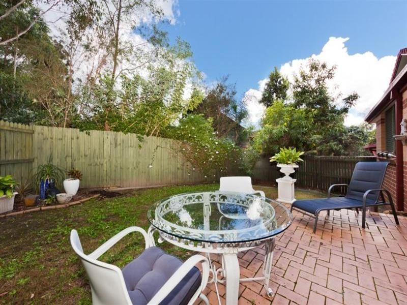 9 Bishops Landing.  18 Batchworth Road, Molendinar QLD 4214