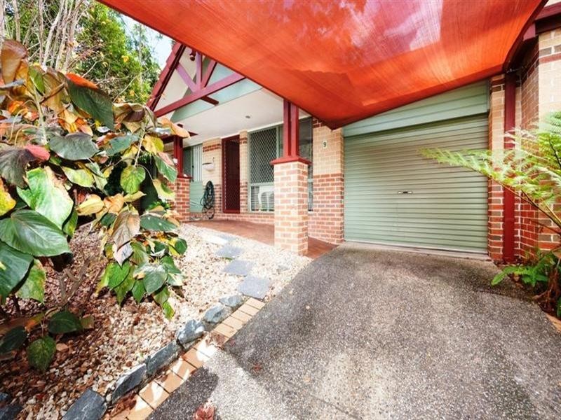 9 Bishops Landing.  18 Batchworth Road, Molendinar QLD 4214