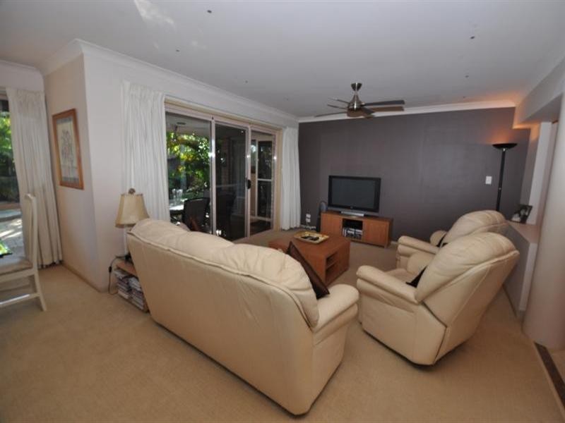 17 Cherry Hill Crescent, Parkwood QLD 4214