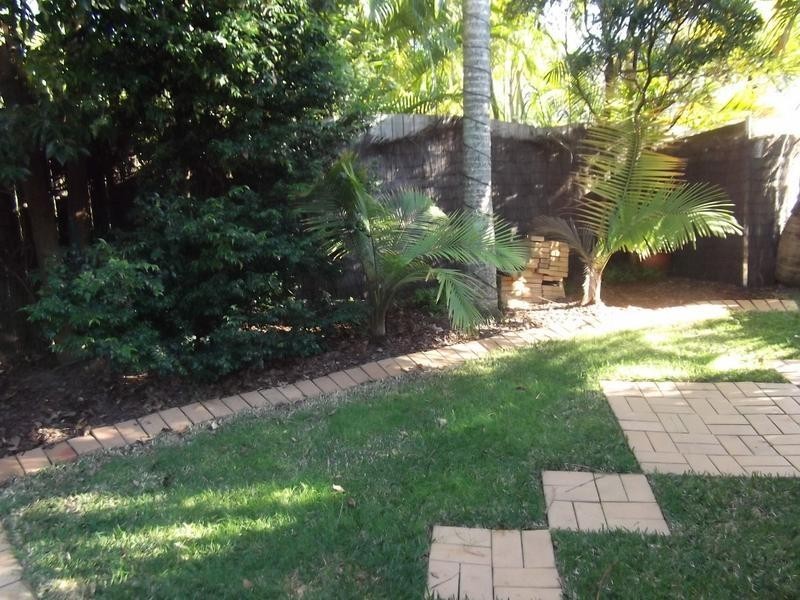 17 Cherry Hill Crescent, Parkwood QLD 4214