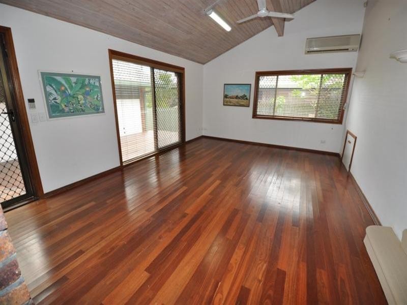 22 Loweana Street, Southport QLD 4215
