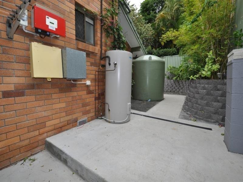 22 Loweana Street, Southport QLD 4215